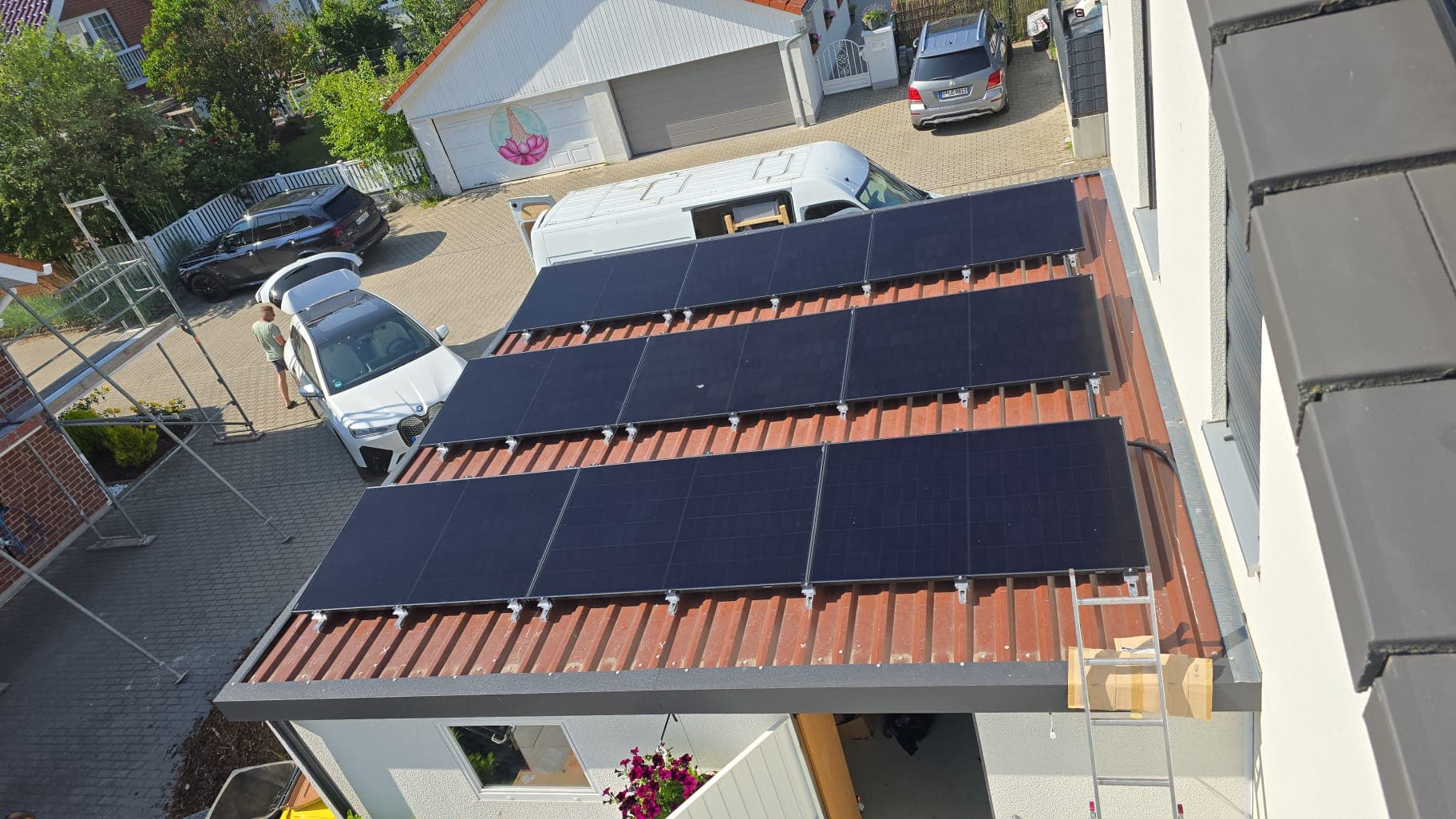 PV-Modulreinigung auf einem Berliner Flachdach